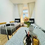 Spacious 2Br Apartment 10 Mintransport To Stadthalle