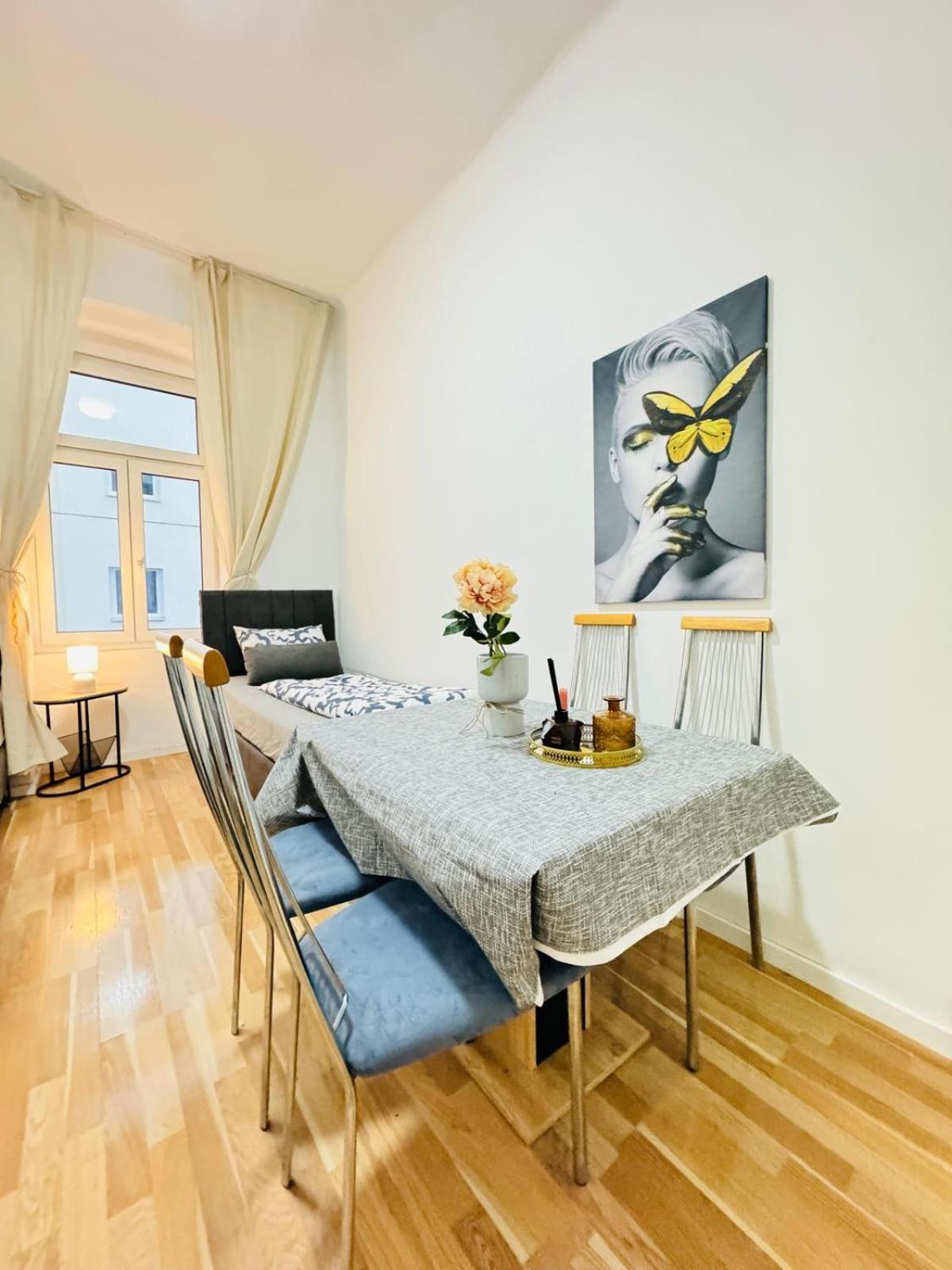 Spacious 2br 10 Mintransport To Stadthalle Apartment Wien
