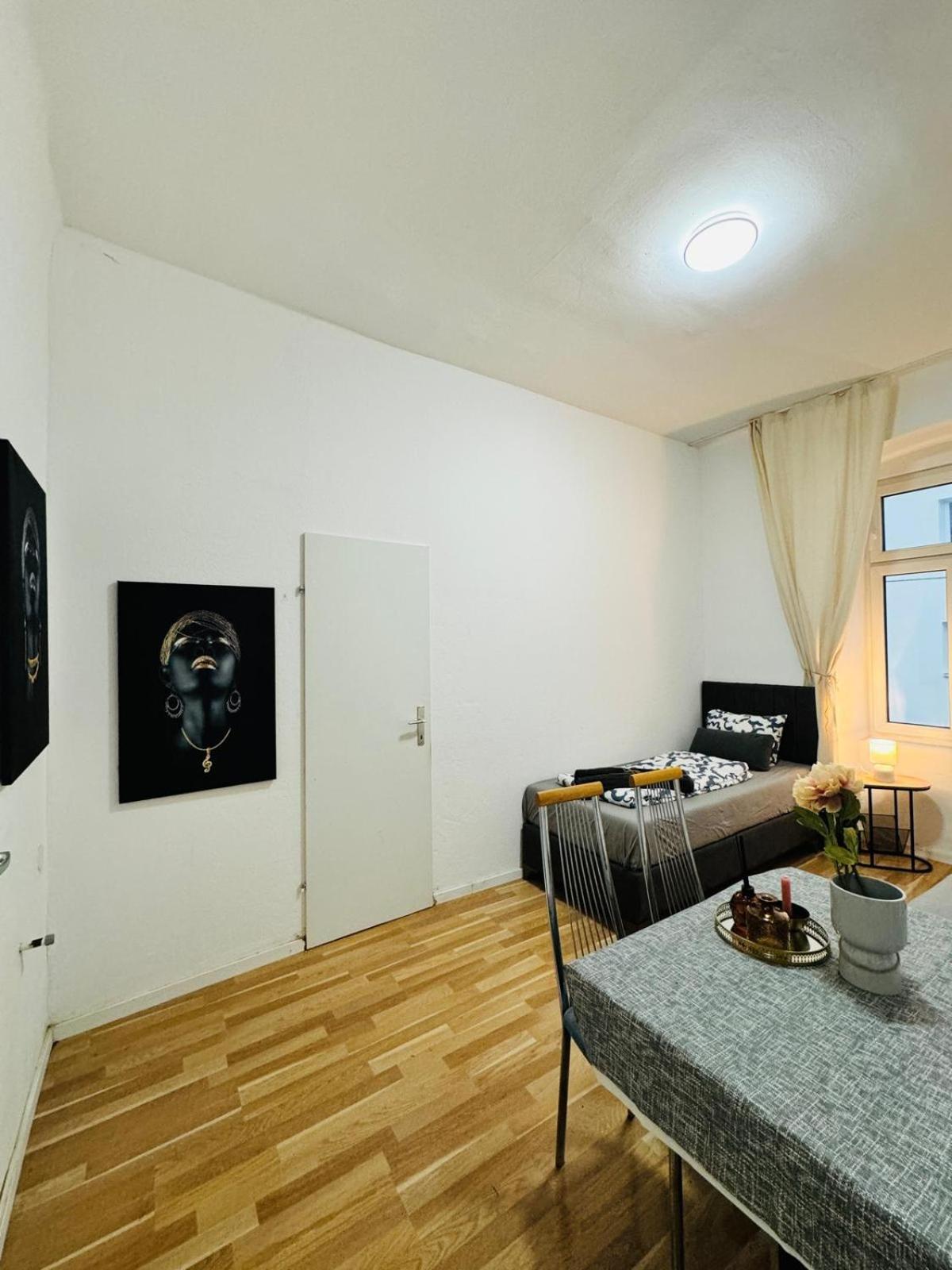 Spacious 2br 10 Mintransport To Stadthalle Apartment