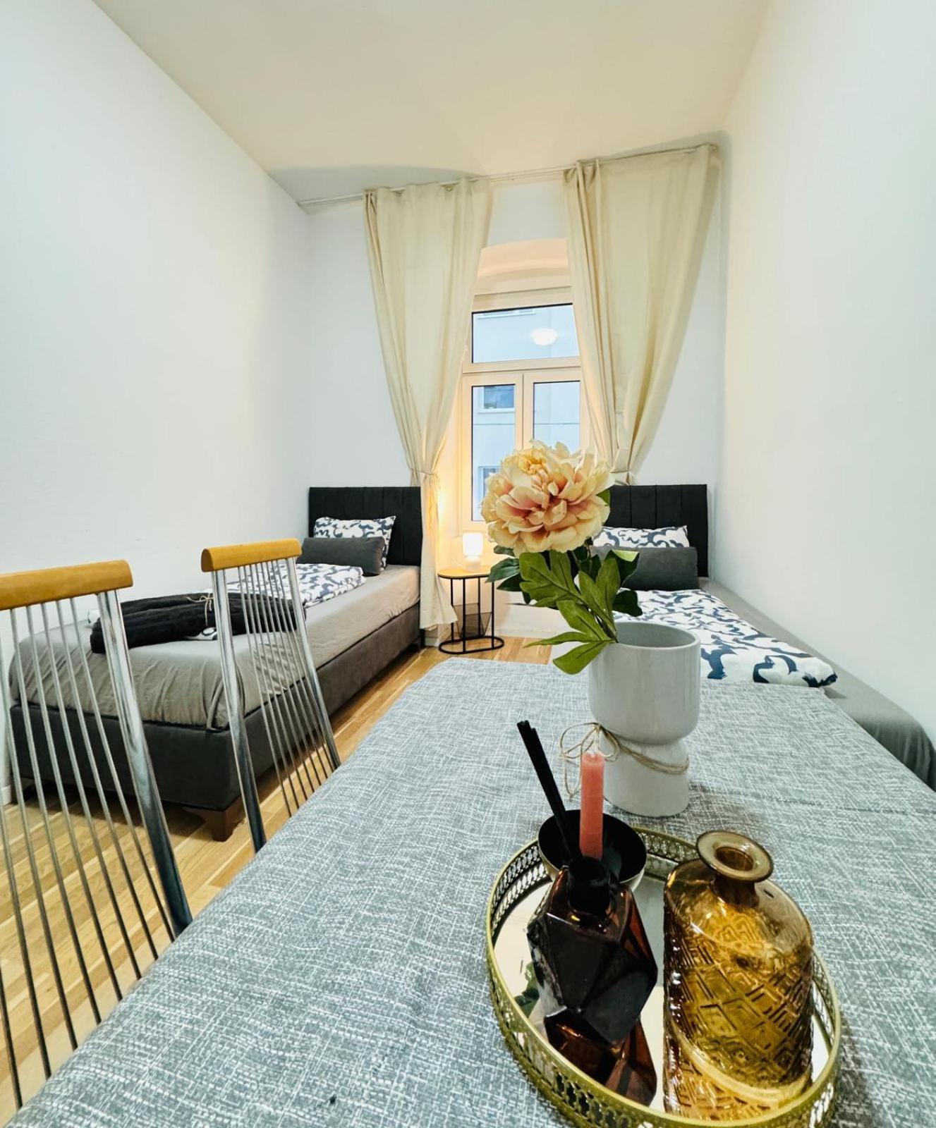 Spacious 2br 10 Mintransport To Stadthalle Apartment *